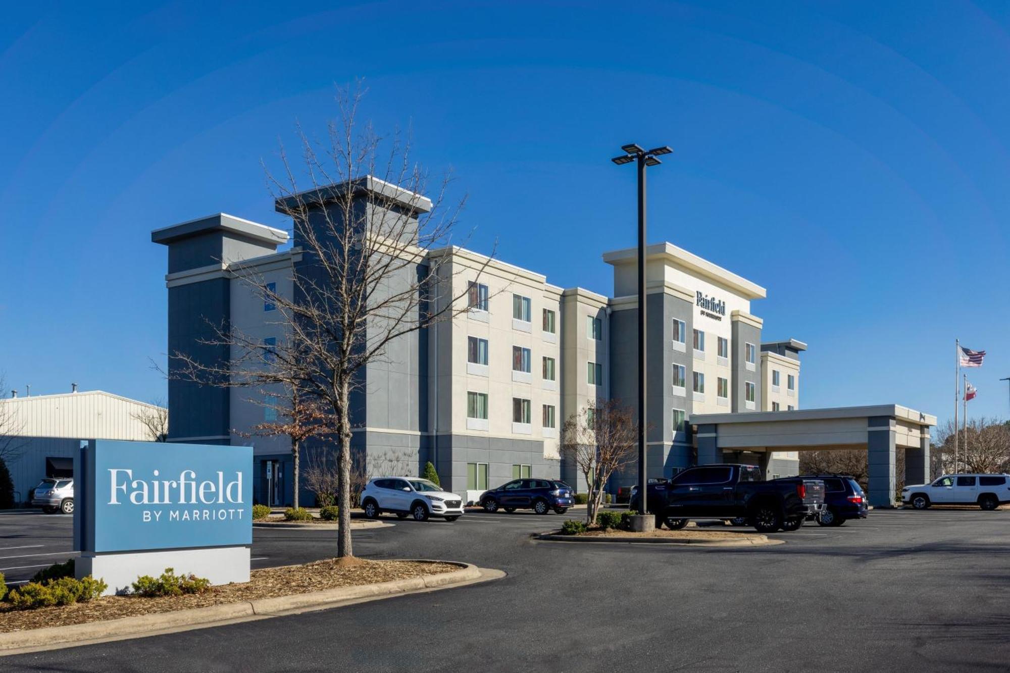 Fairfield Inn & Suites By Marriott Smithfield Exterior photo