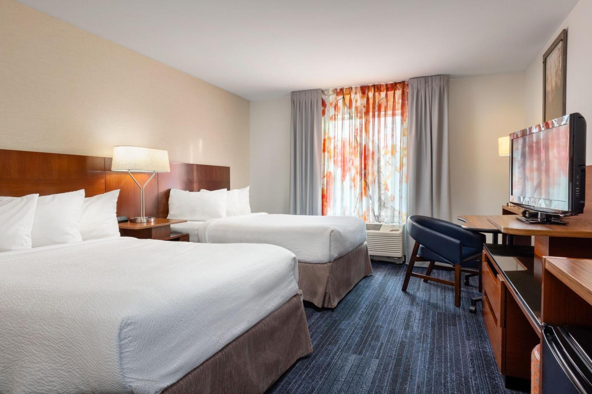 Fairfield Inn & Suites By Marriott Smithfield Exterior photo