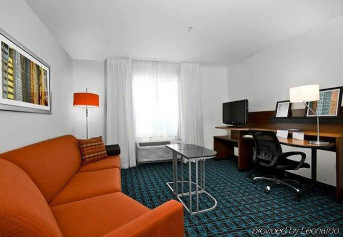 Fairfield Inn & Suites By Marriott Smithfield Exterior photo